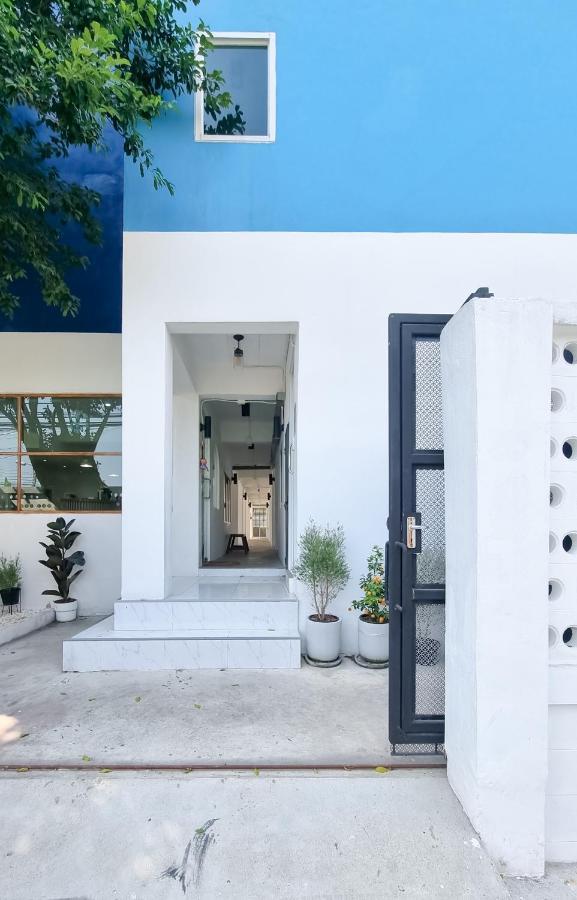 The Zai Apartment Ban Krathum Lom Экстерьер фото