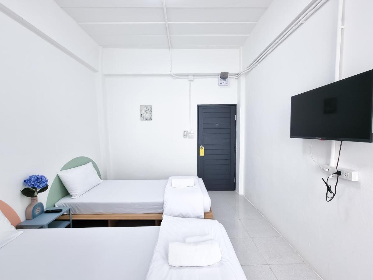 The Zai Apartment Ban Krathum Lom Экстерьер фото