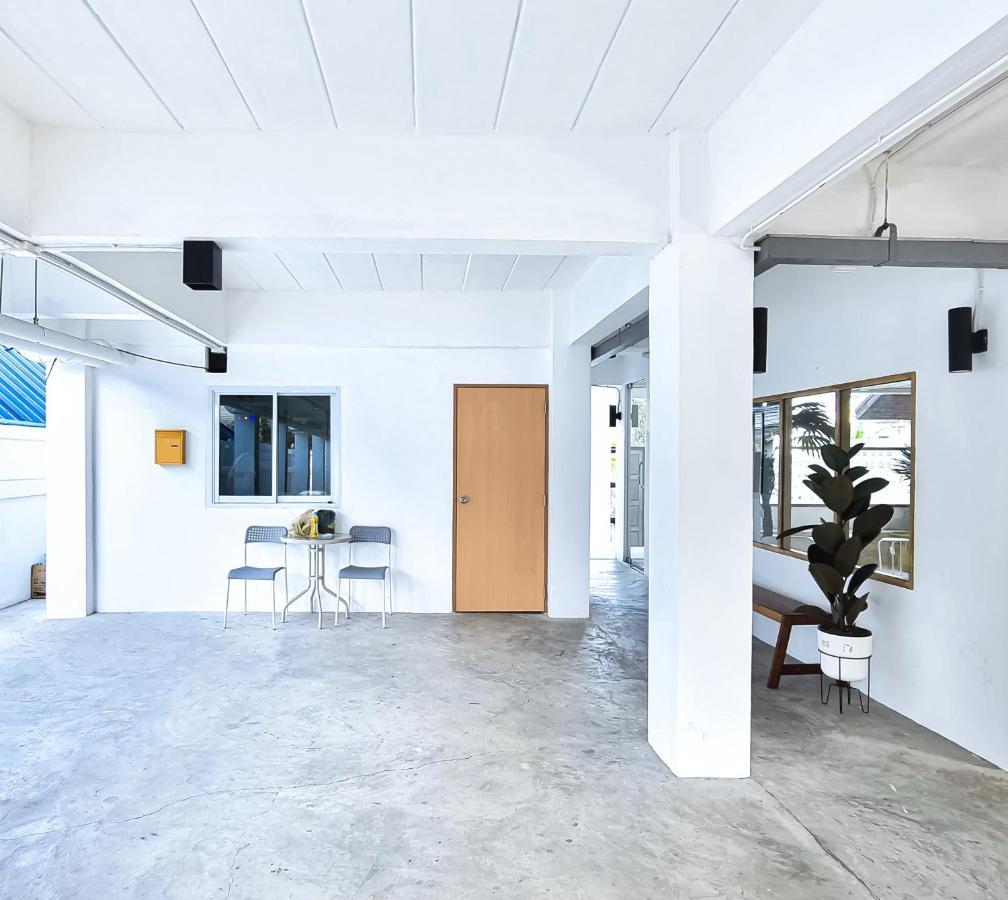 The Zai Apartment Ban Krathum Lom Экстерьер фото